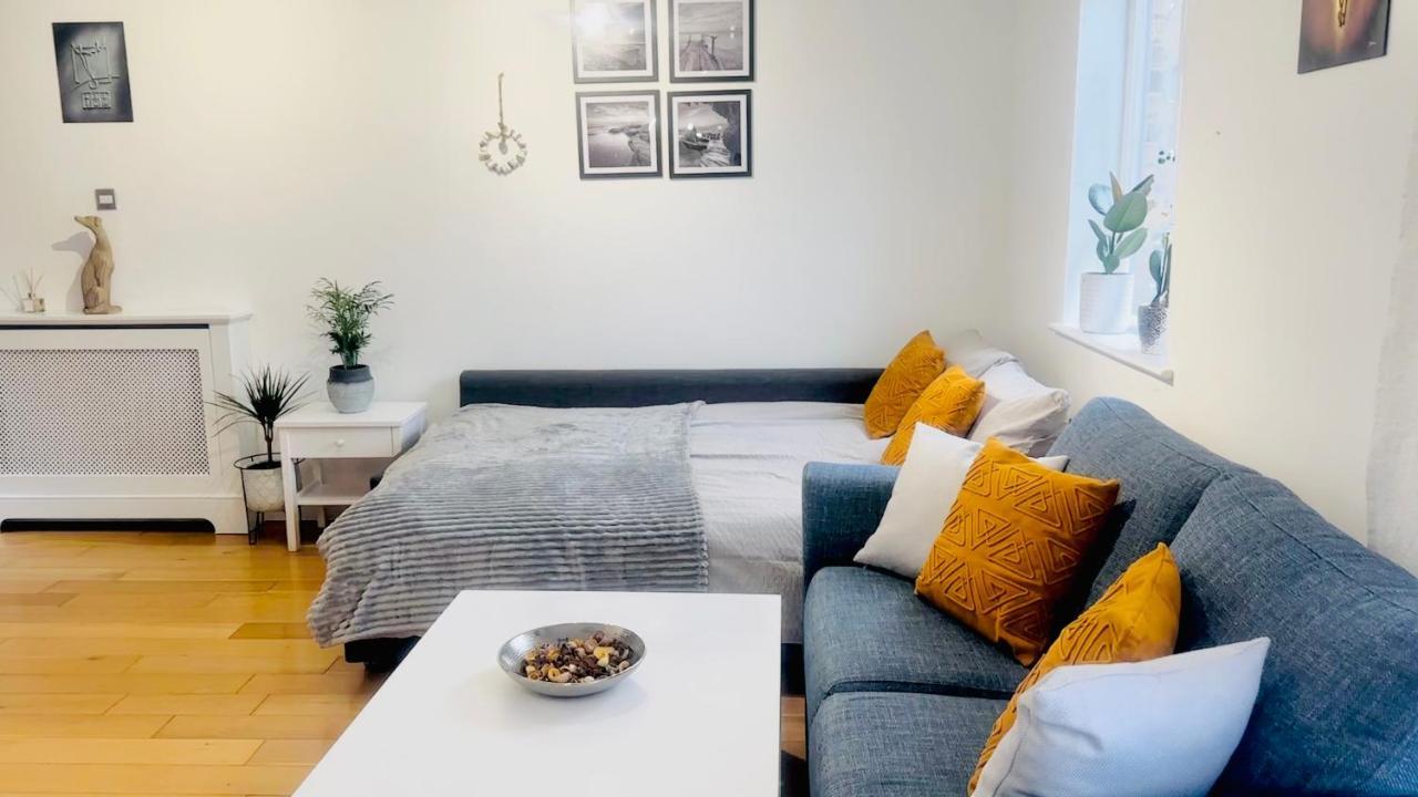 Amazing Location - City Of London- 2 Bedroom Stunning Canal View House With Private Garden,Parking & Balcony Exterior foto